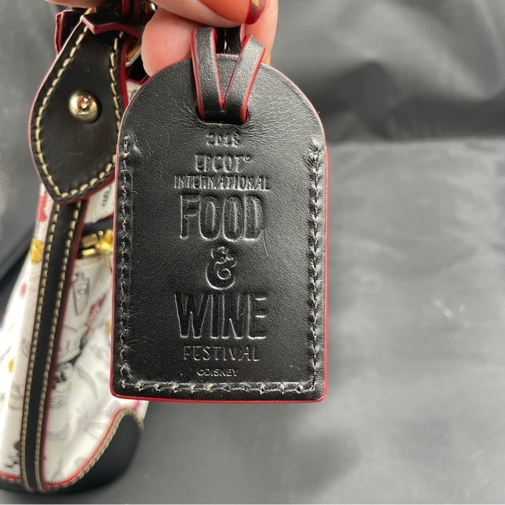 Dooney & Bourke Epcot 2018 Food and Wine Festival Crossbody - Picture 3 of 7